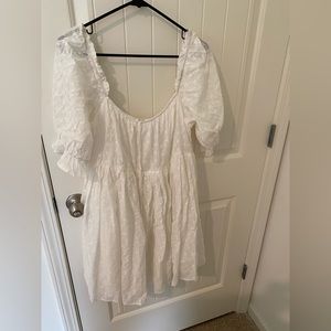 ILLA ILLA NWT White Floral Dress!